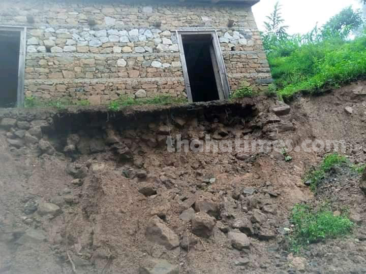 थाहा ८ का विर बहादुर घलानको घर ।